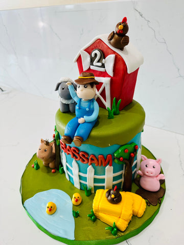 FARMER & ANIMALS FONDANT CAKE