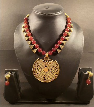Red Pearl Beaded Long Pendant Necklace