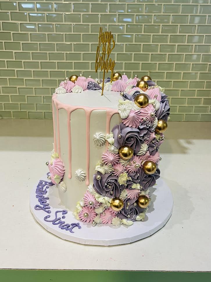 SIRAT GOLD BIRTHDAY CAKE