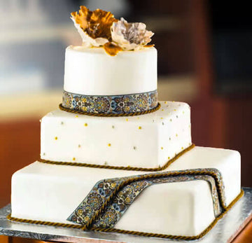 Bella Modern Wedding Cake