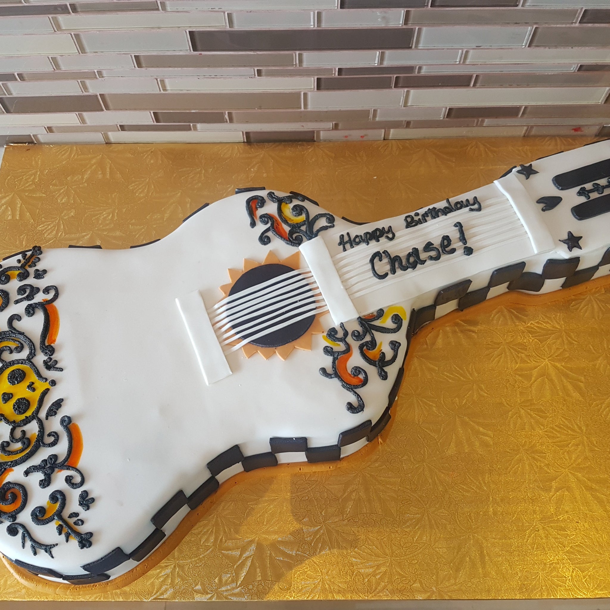 Gutiar fondant Molded cake