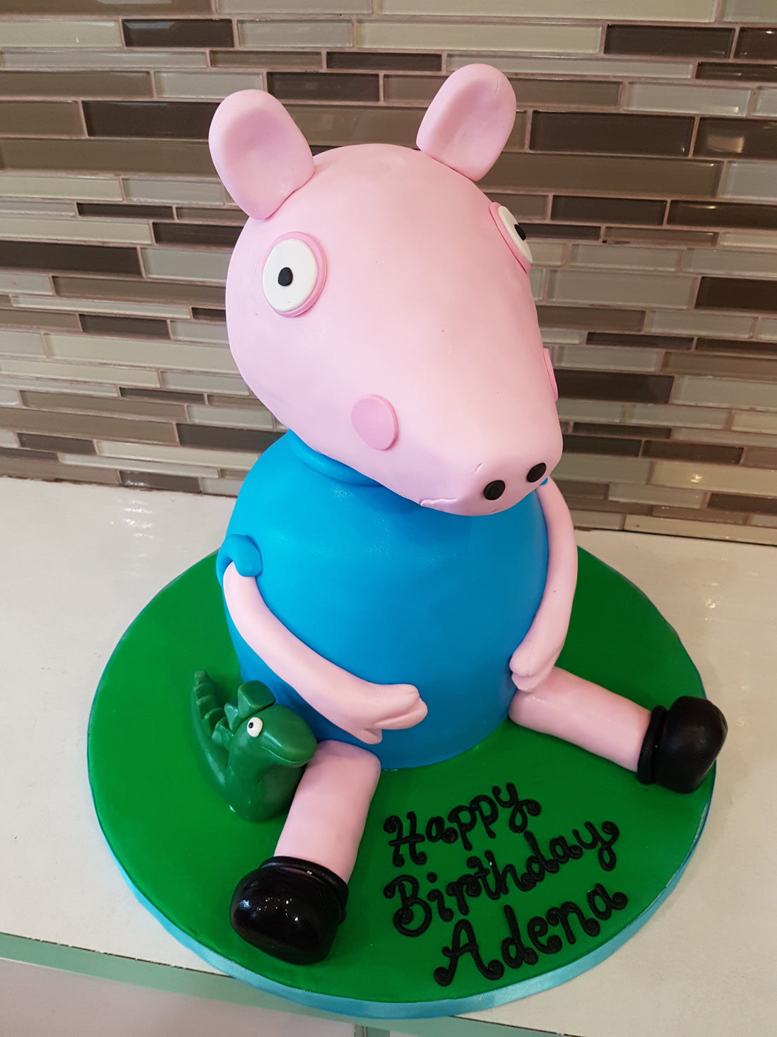 Peppa Pig molded Cake