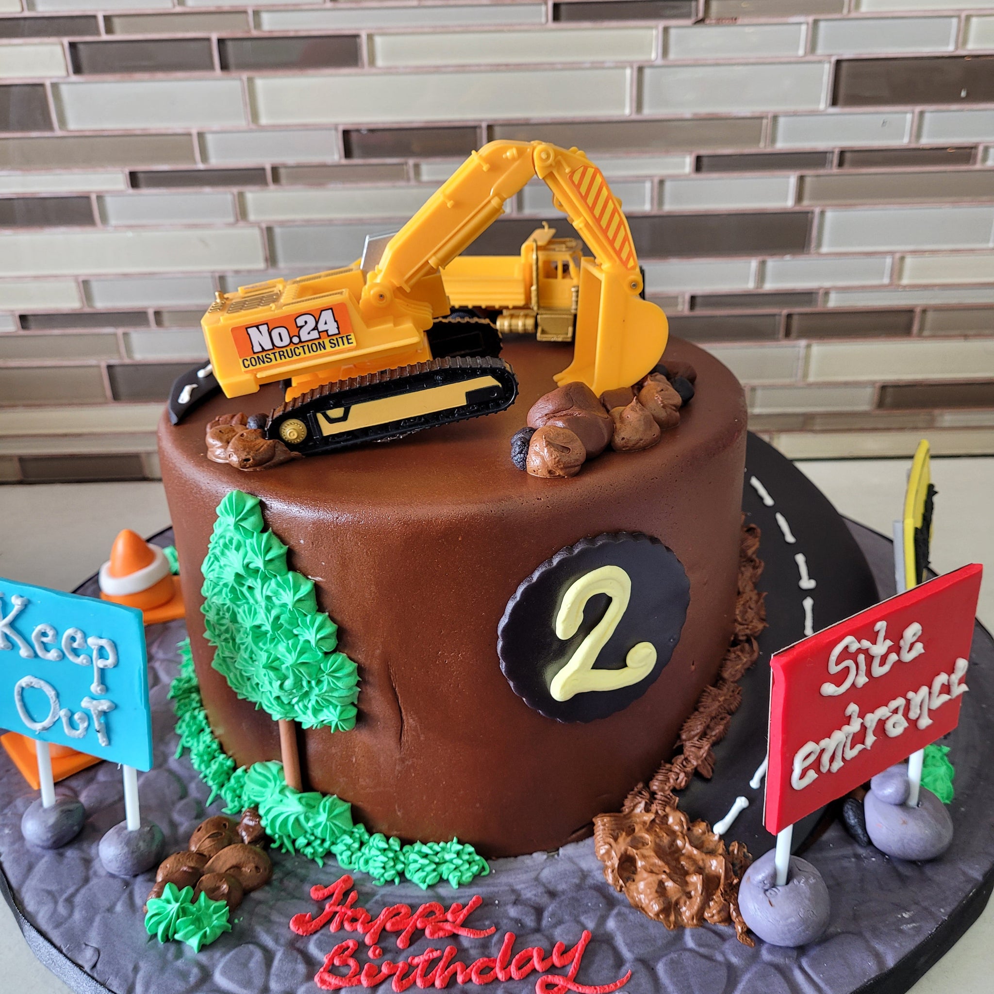 CONSTRUCTION FONDANT CAKE