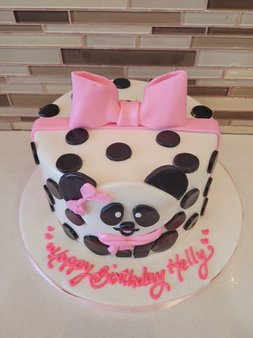 HELLY PANDA FONDANT CAKE