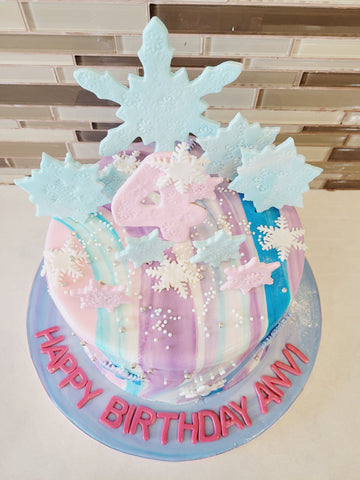 SNOWFLAKE WINTER WONDERLAND FONDANT CAKE