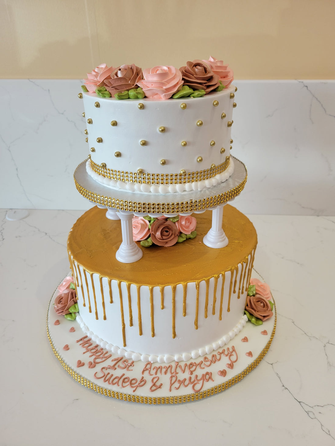 MOMMY GOLD TIERED CREAM CAKE