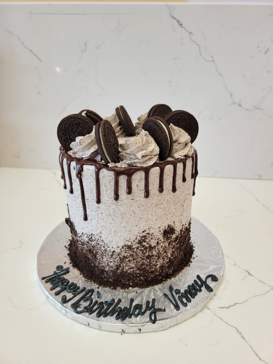 OREO COOKIE CREAM CAKE