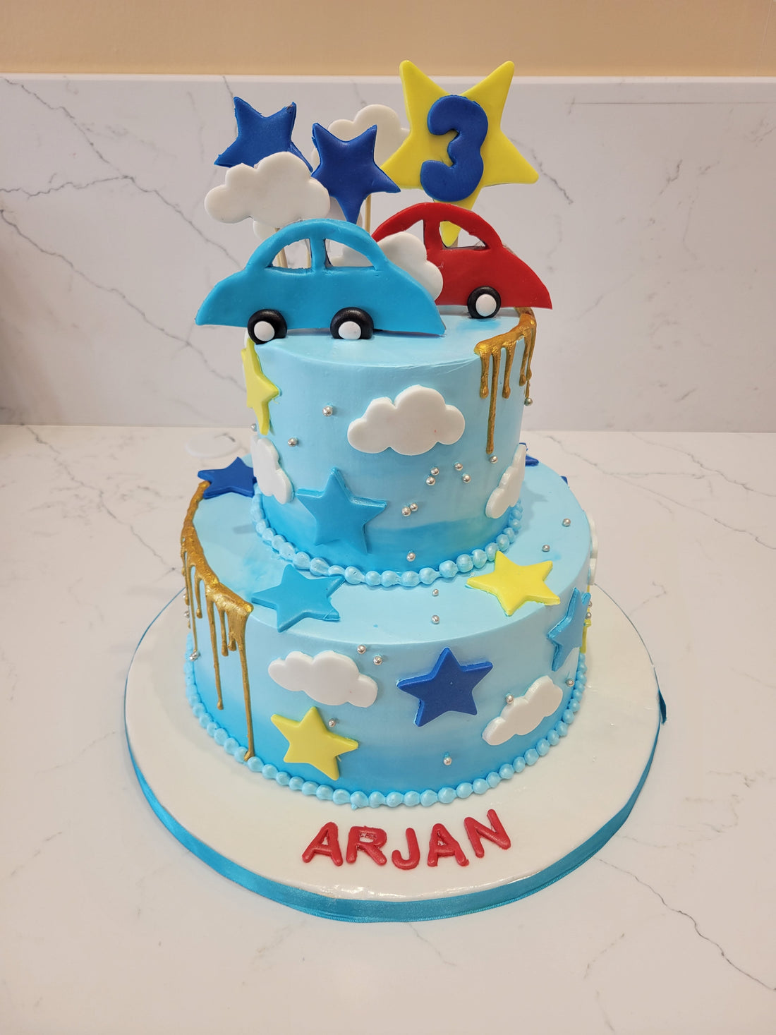 ARJAN CAR CREAM TIERED CAKE