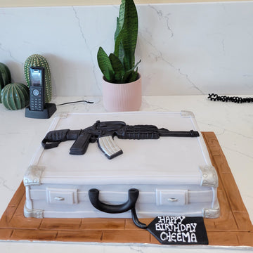 RIFFLE CASE FONDANT CAKE