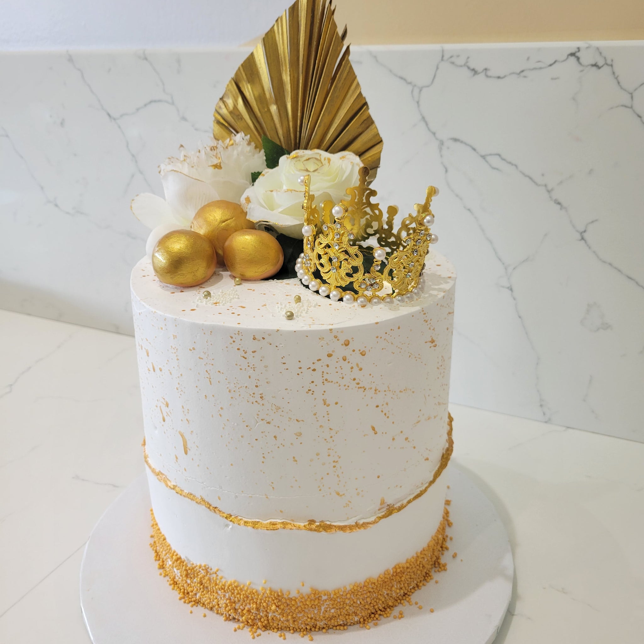 WHITE & GOLD CROWN CAKE