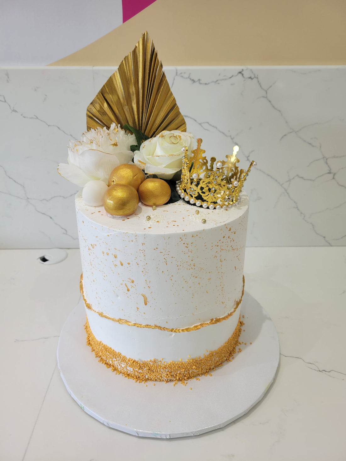 WHITE & GOLD CROWN CAKE