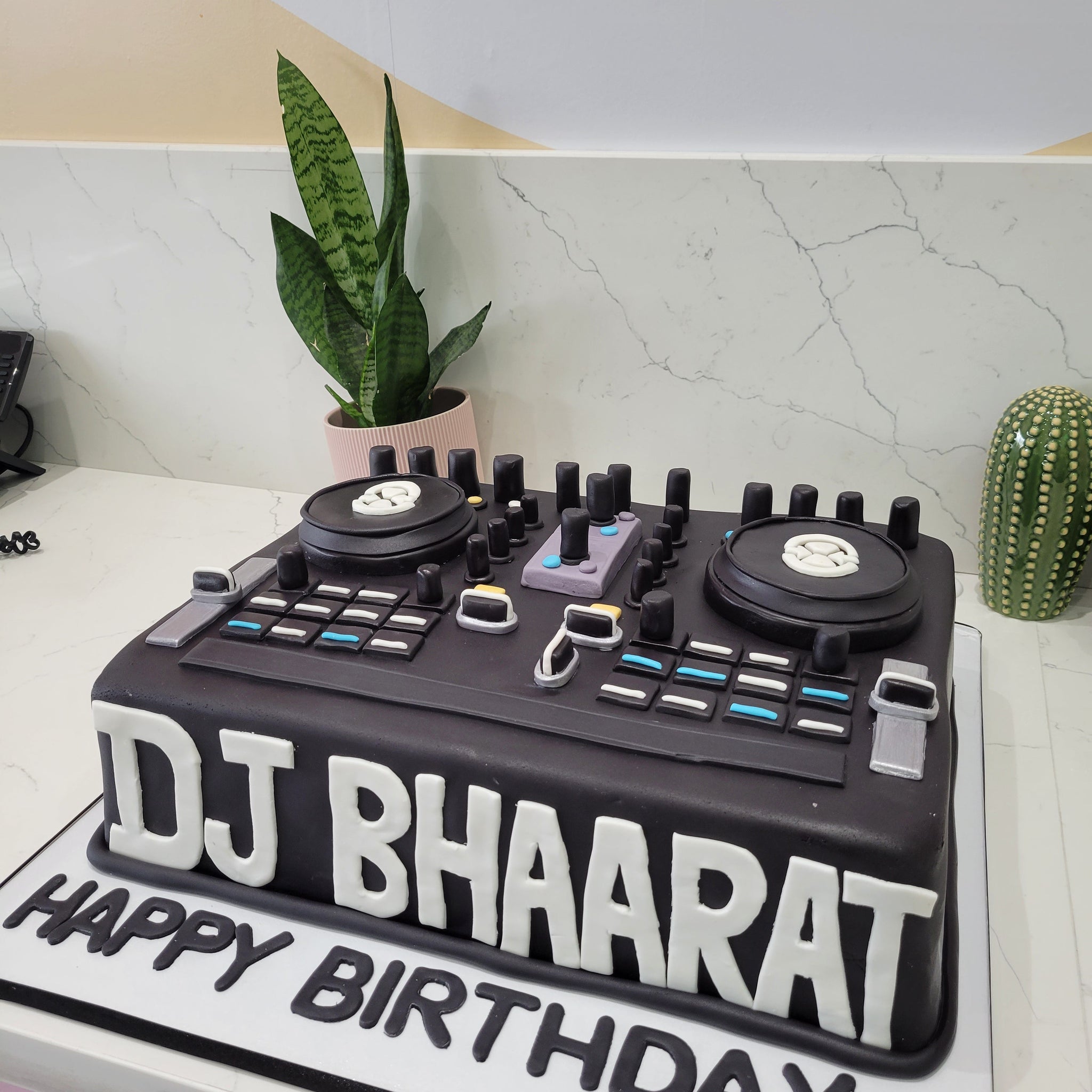 DJ BHAARAT Fondent Cake