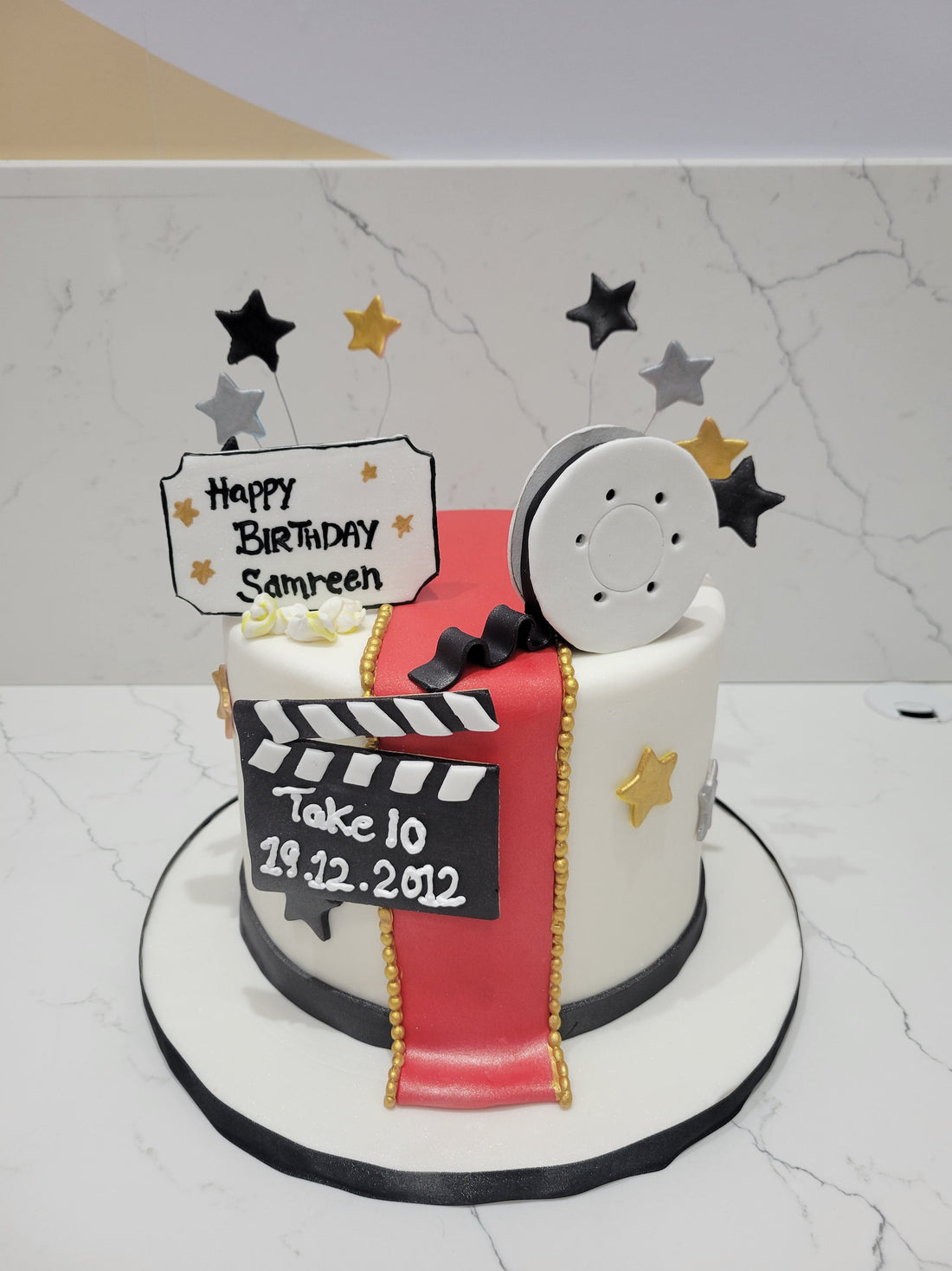 RED CARPET FONDANT CAKE