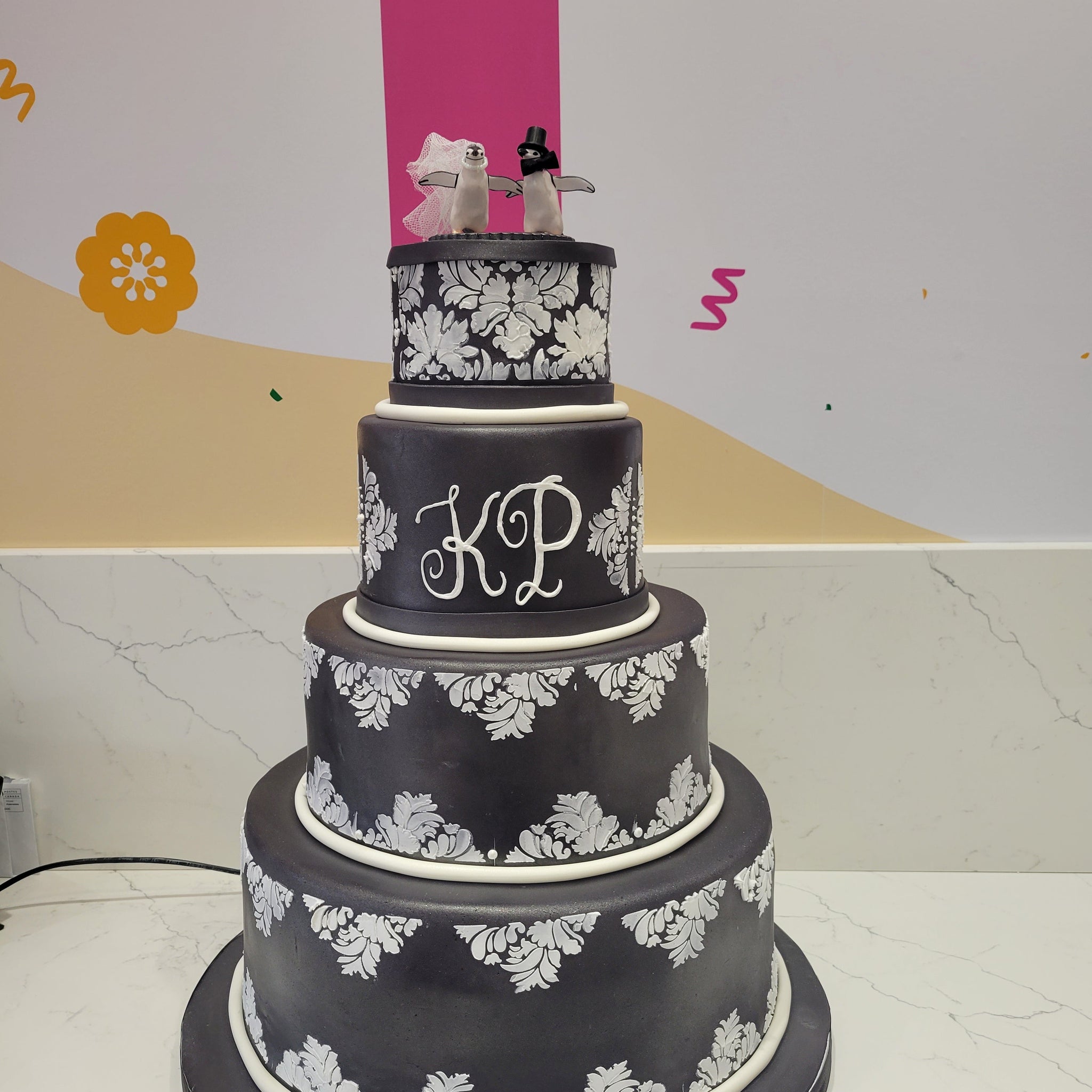 BLACK & WHITE WEDDING CAKE