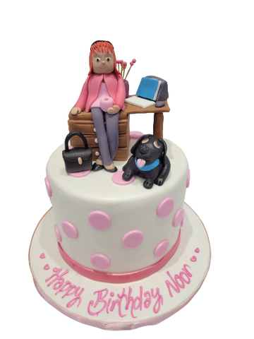 NOOR DESK FONDANT CAKE