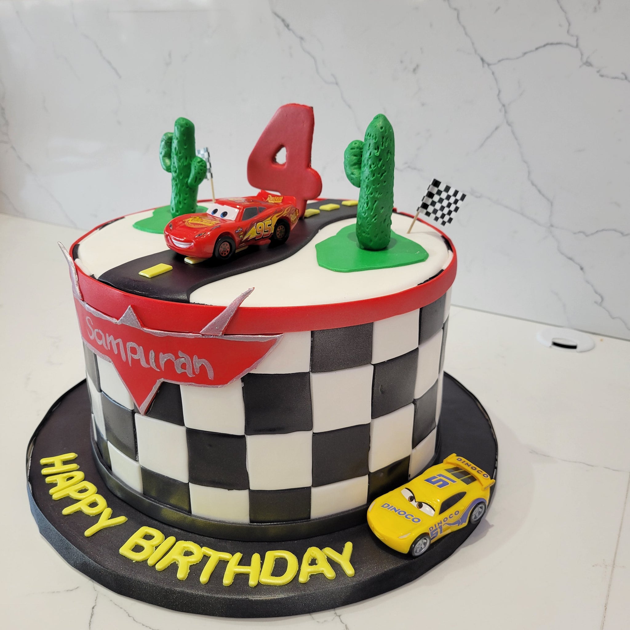 SAMPURAN CAR FONDANT CAKE