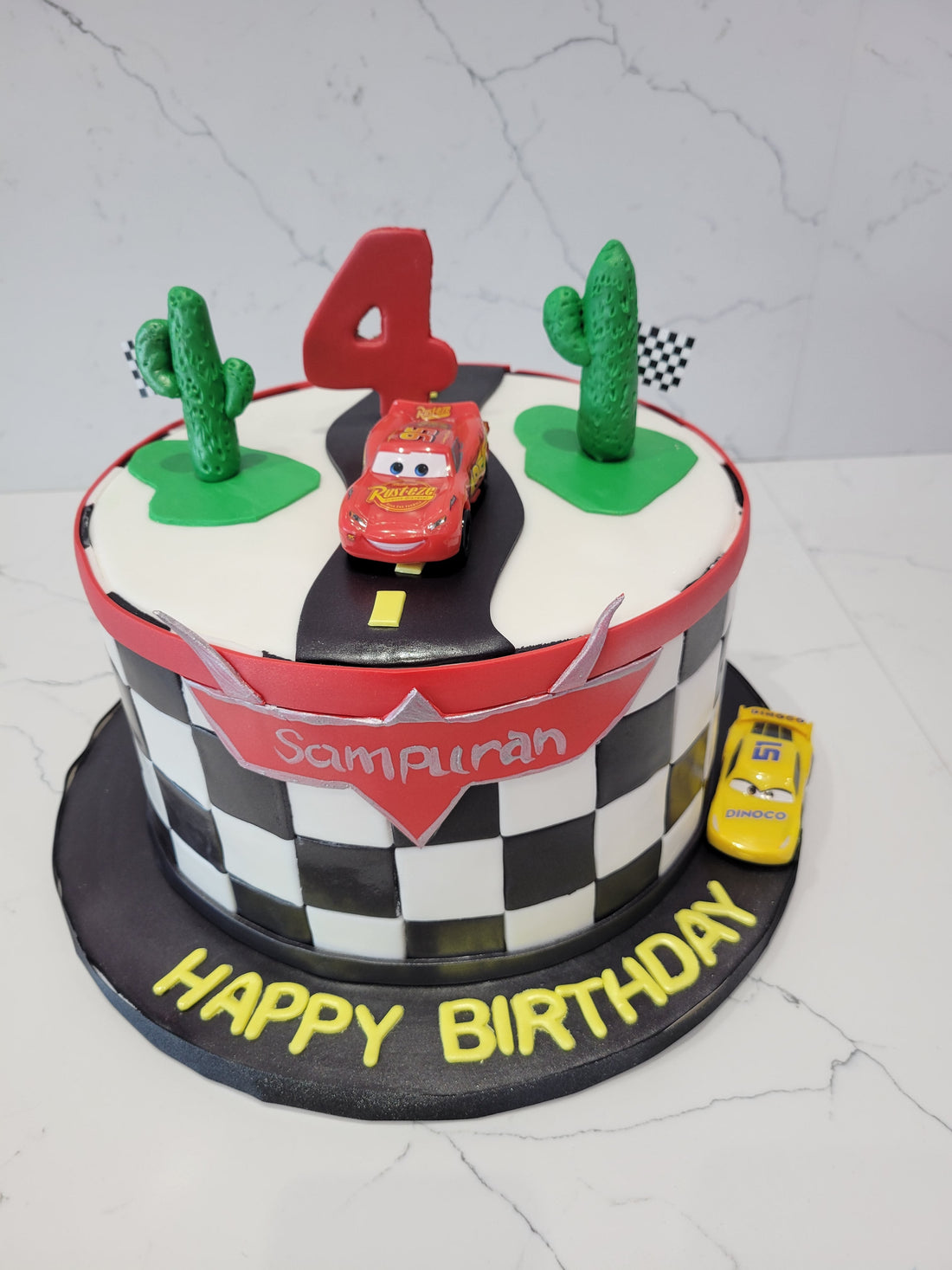 SAMPURAN CAR FONDANT CAKE