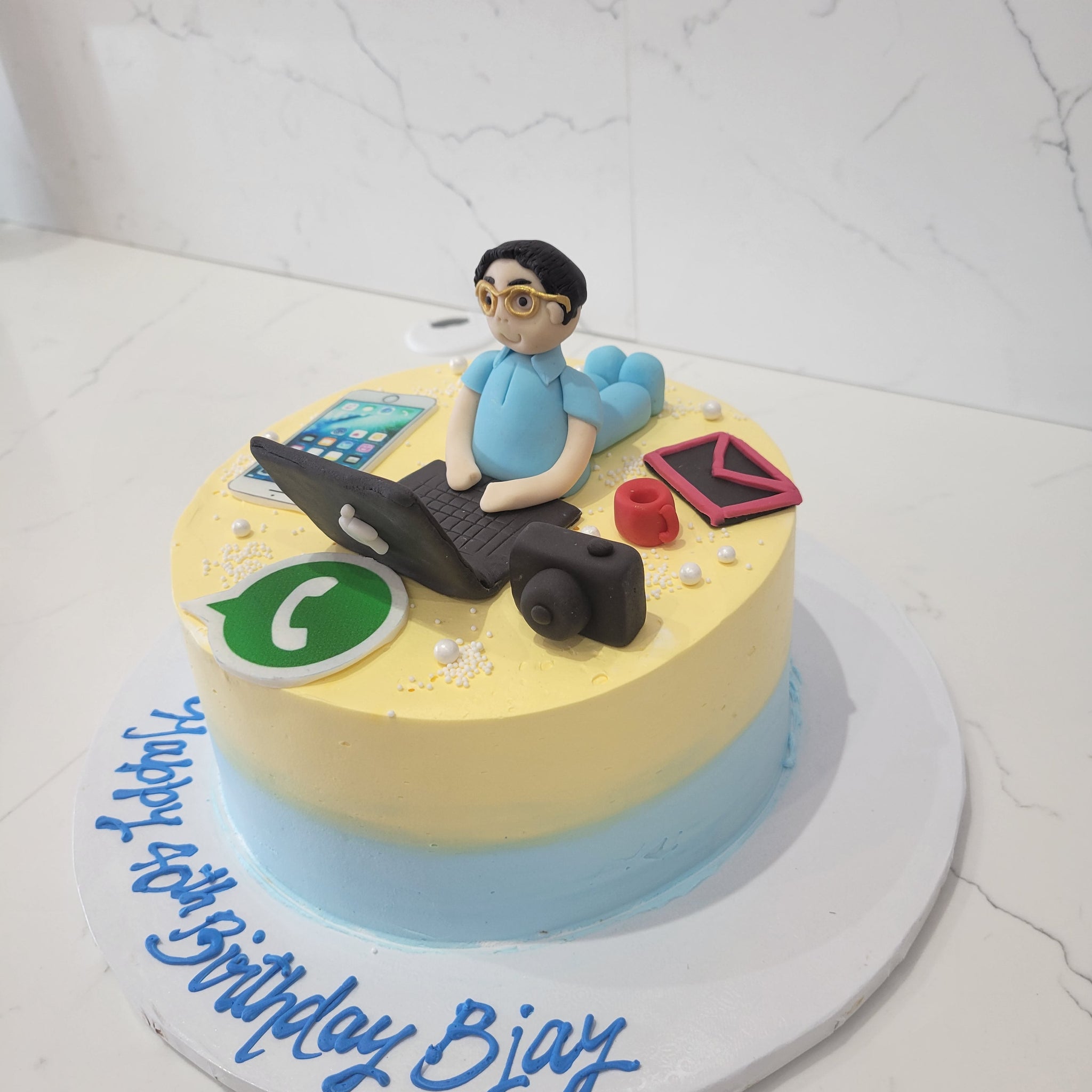 Bjay Workaholic Cream Cake