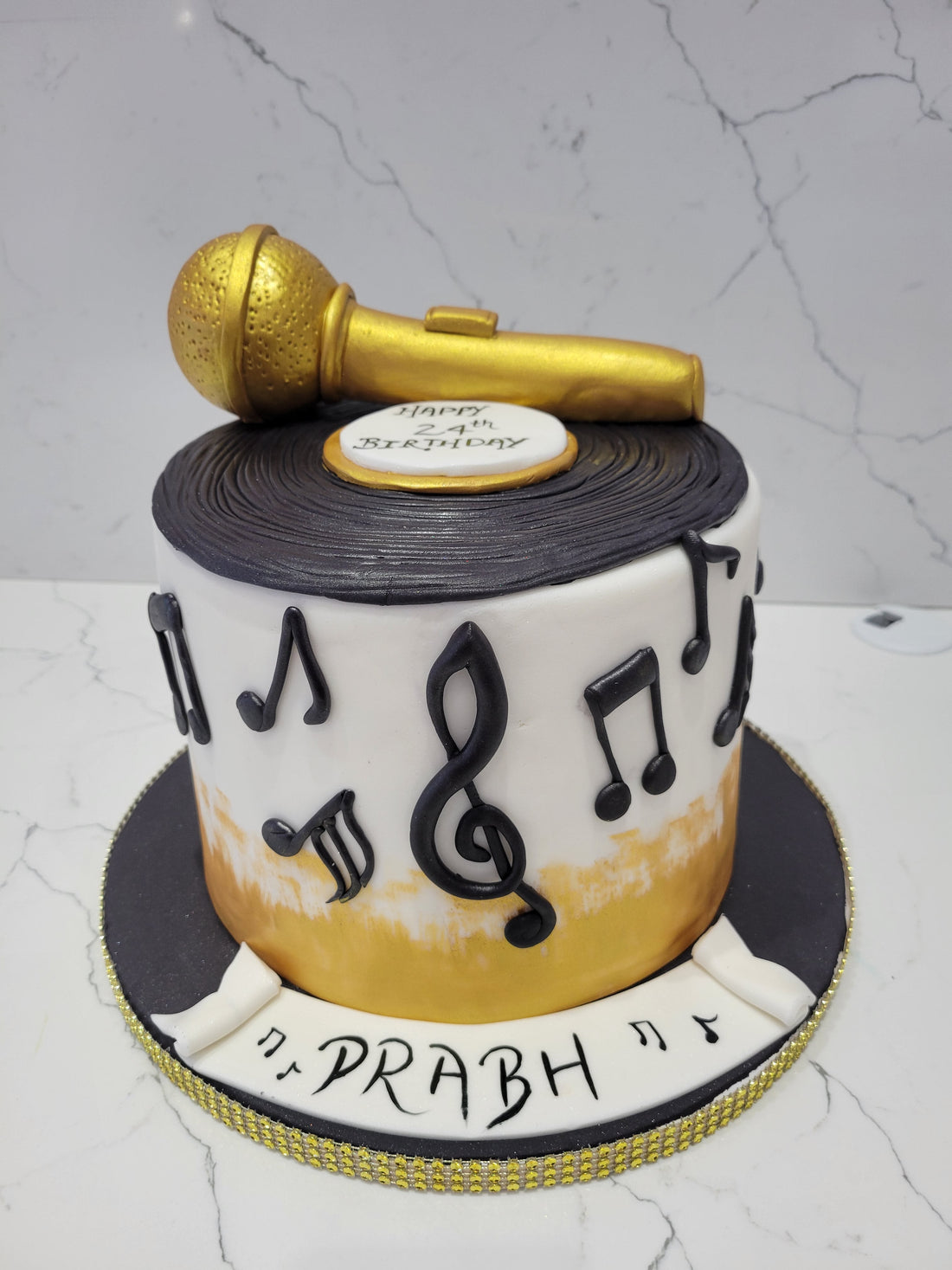 MIC THEME FONDANT CAKE