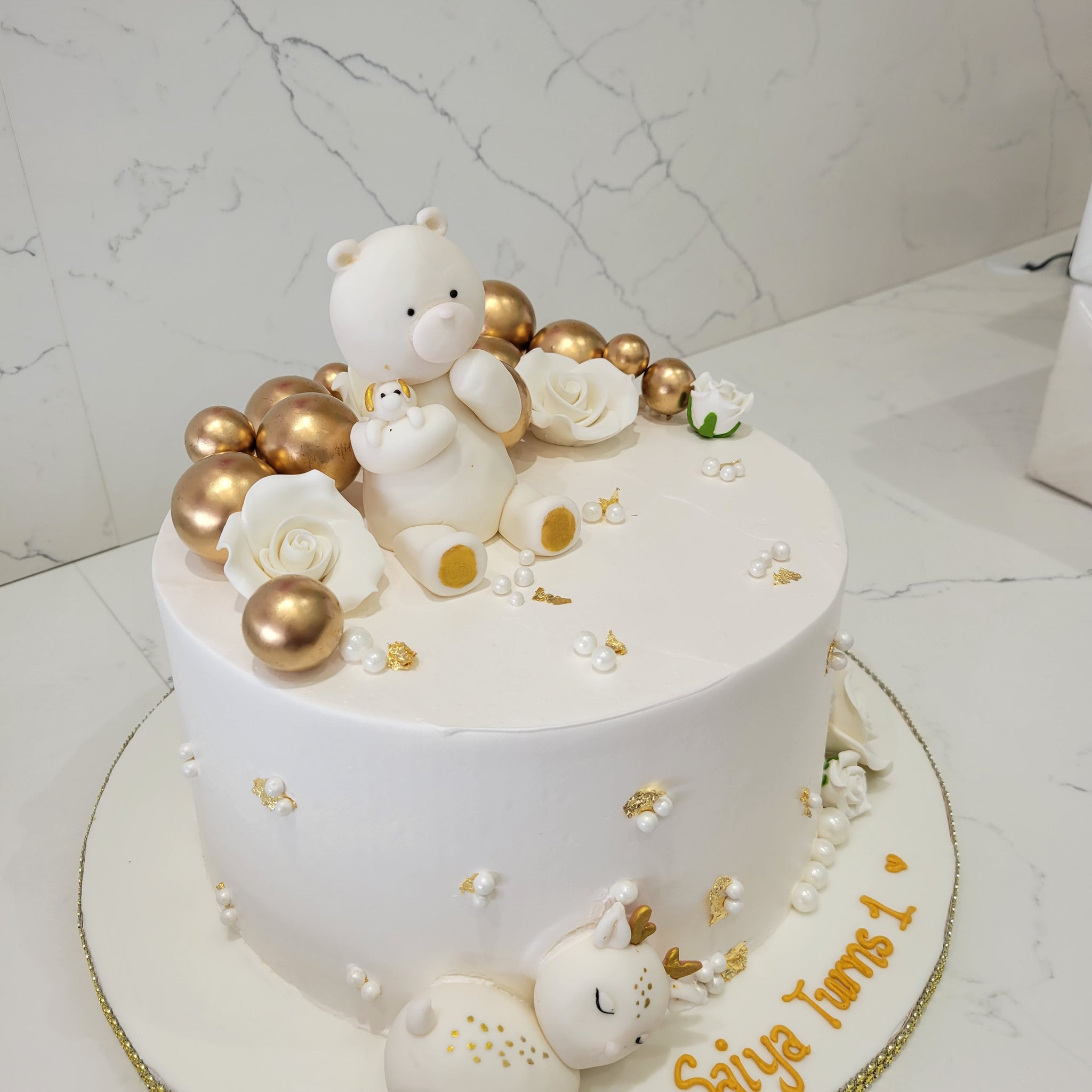 SAIYA WHITE TEDDY CREAM CAKE