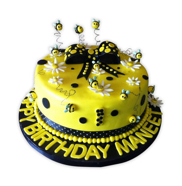 Bumble Bee Fondant Cake