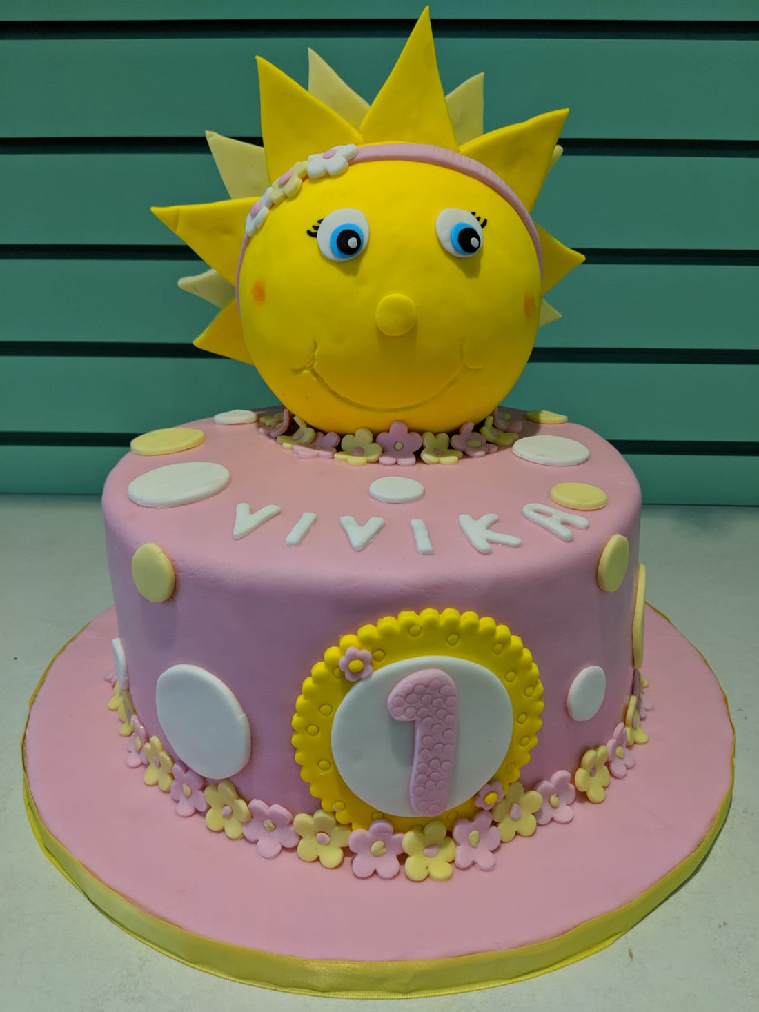 Vivika 1st Birthday Cake