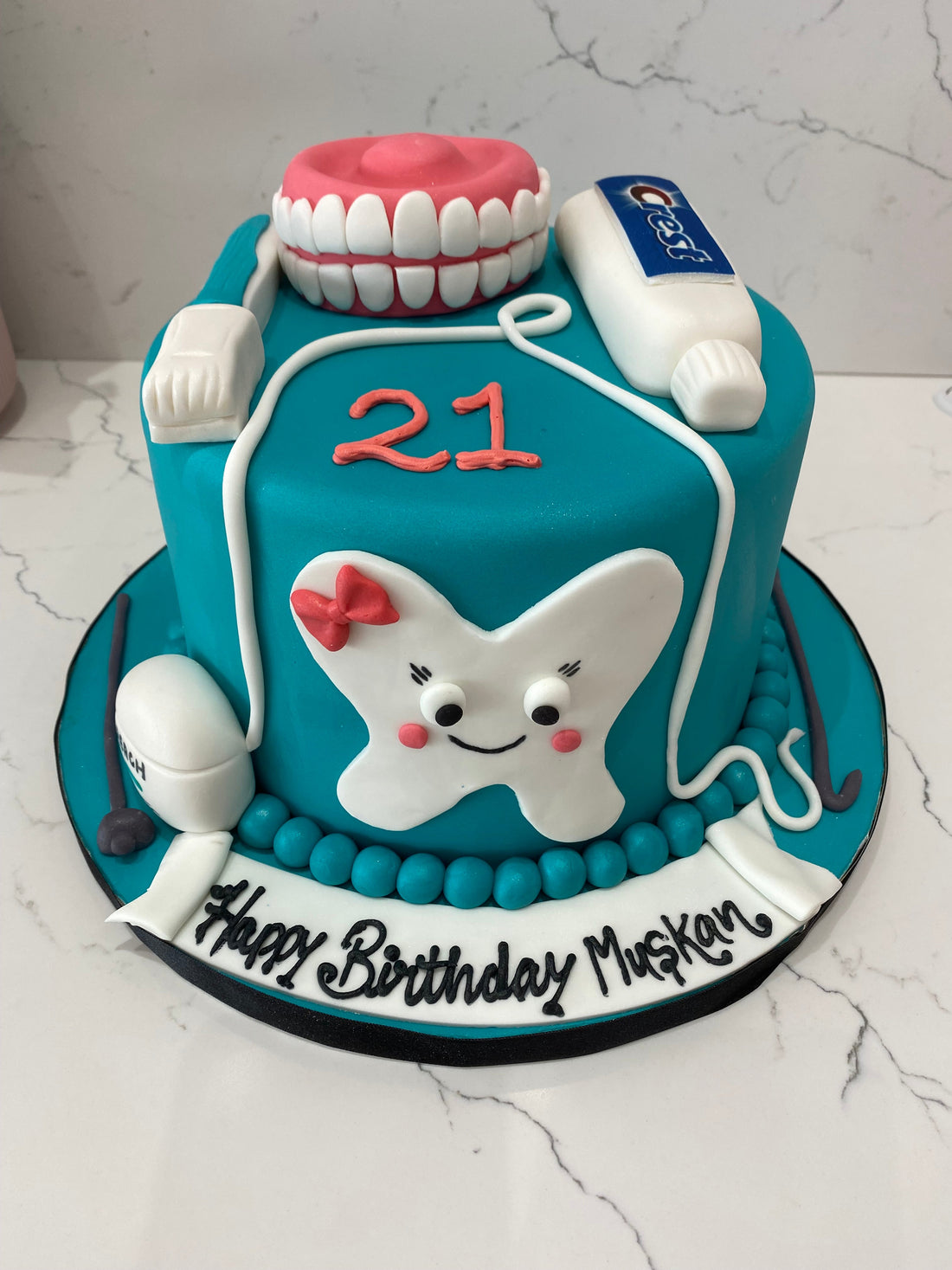 DENTIST FONDANT CAKE