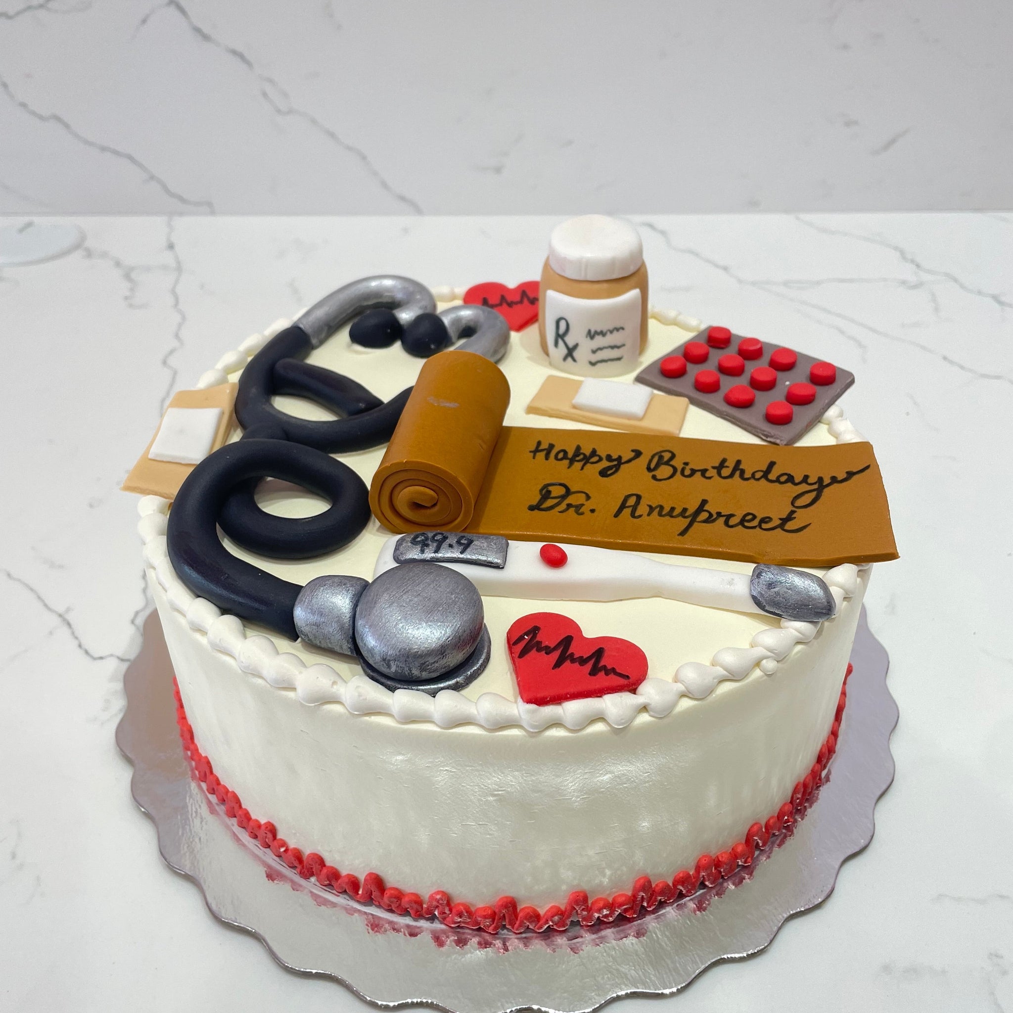 DOCTOR EQUIPMENT CREAM CAKE