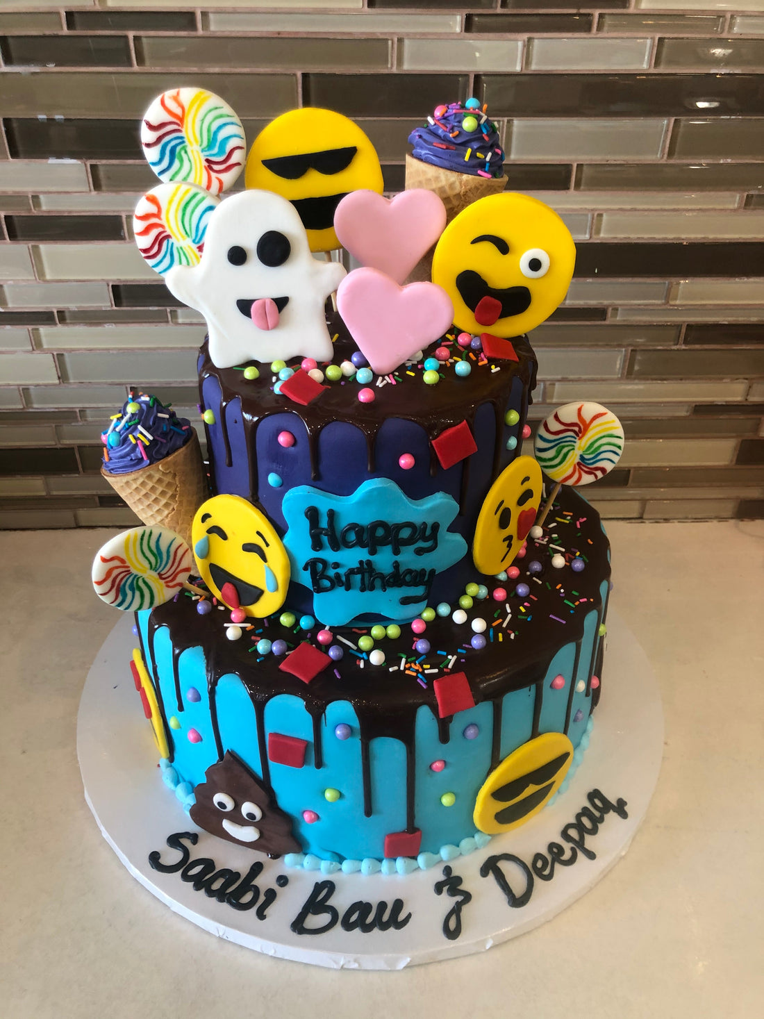 EMOJI'S FONDANT BIRTHDAY CAKE