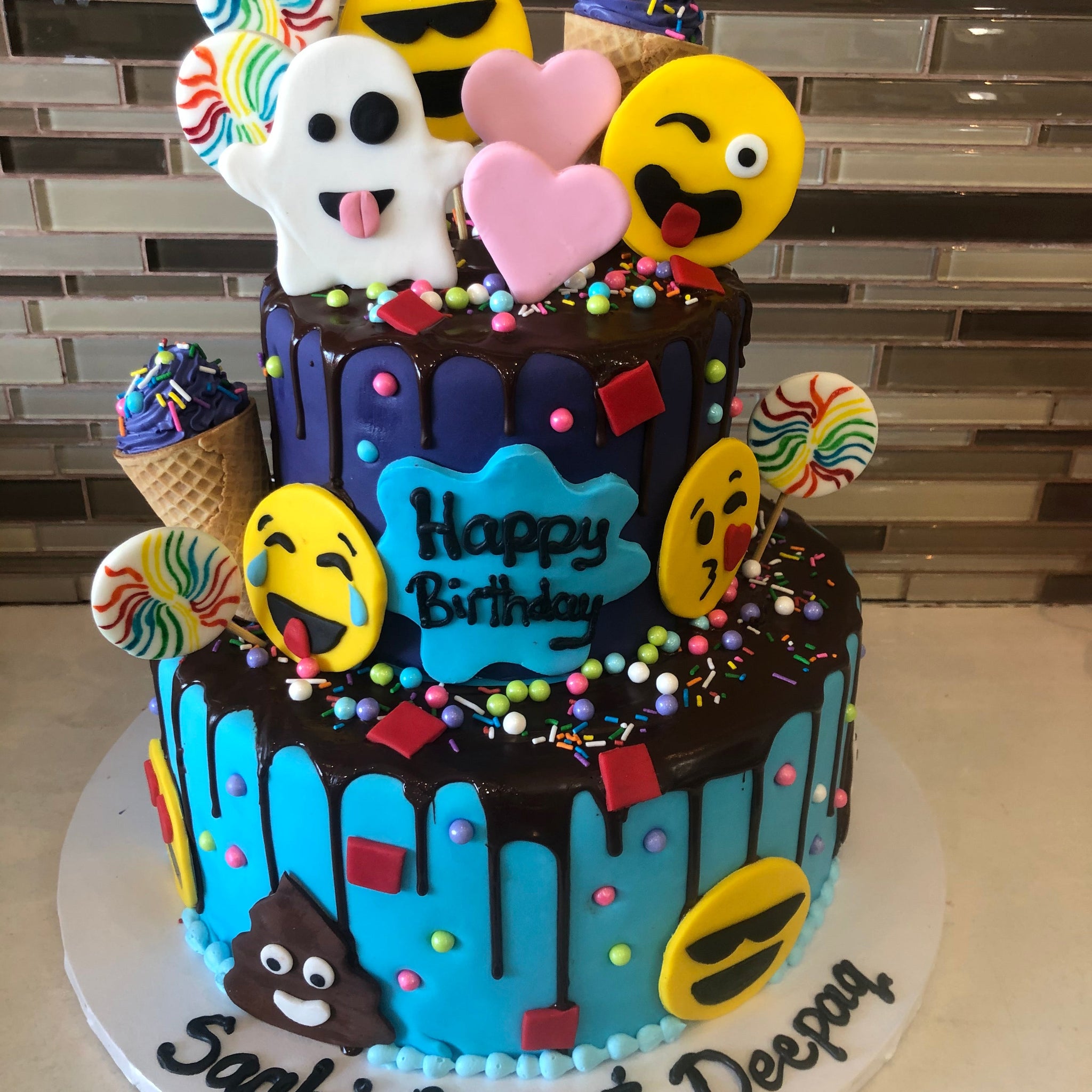 EMOJI'S FONDANT BIRTHDAY CAKE