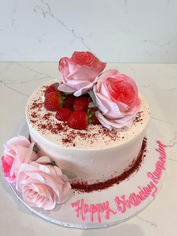 SHANAAYA STRAWBERRY CREAM CAKE