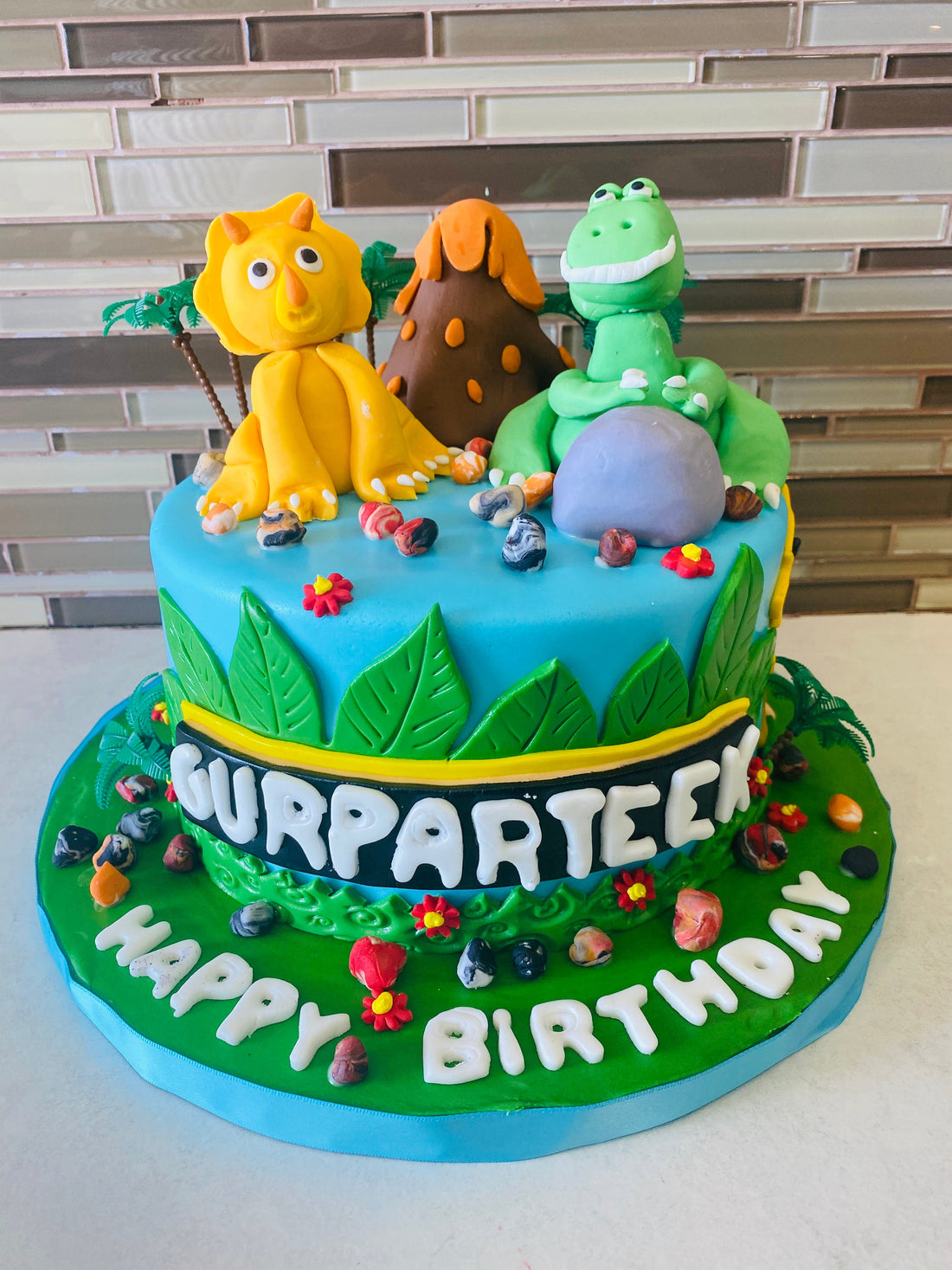 DINOSAUR FONDANT BIRTHDAY CAKE