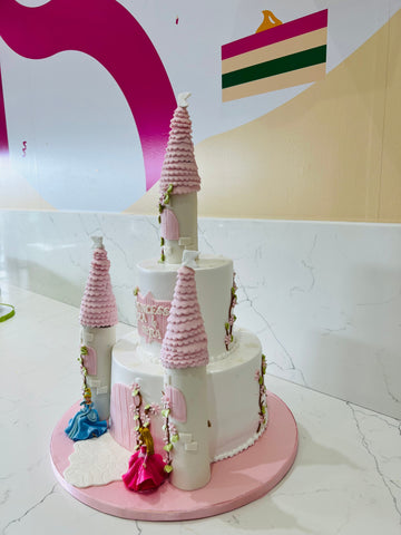 DREAMY DISNEY CASTLE CREAM CAKE