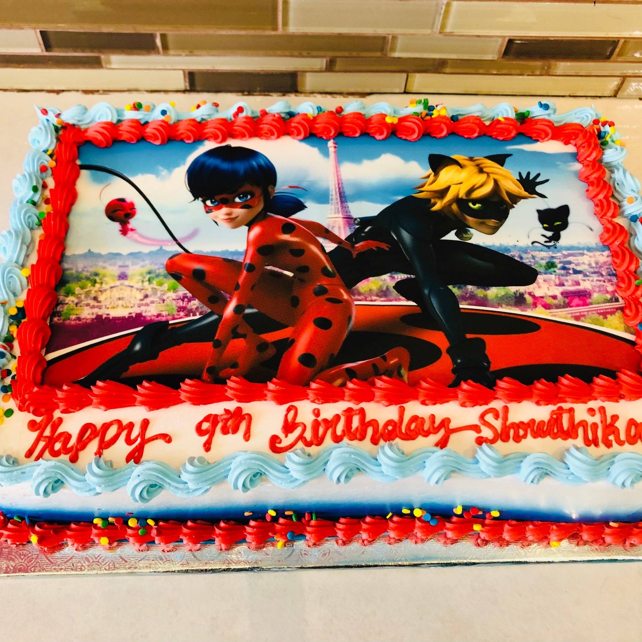 MIRACULOUS LADYBUG PHOTO CAKE
