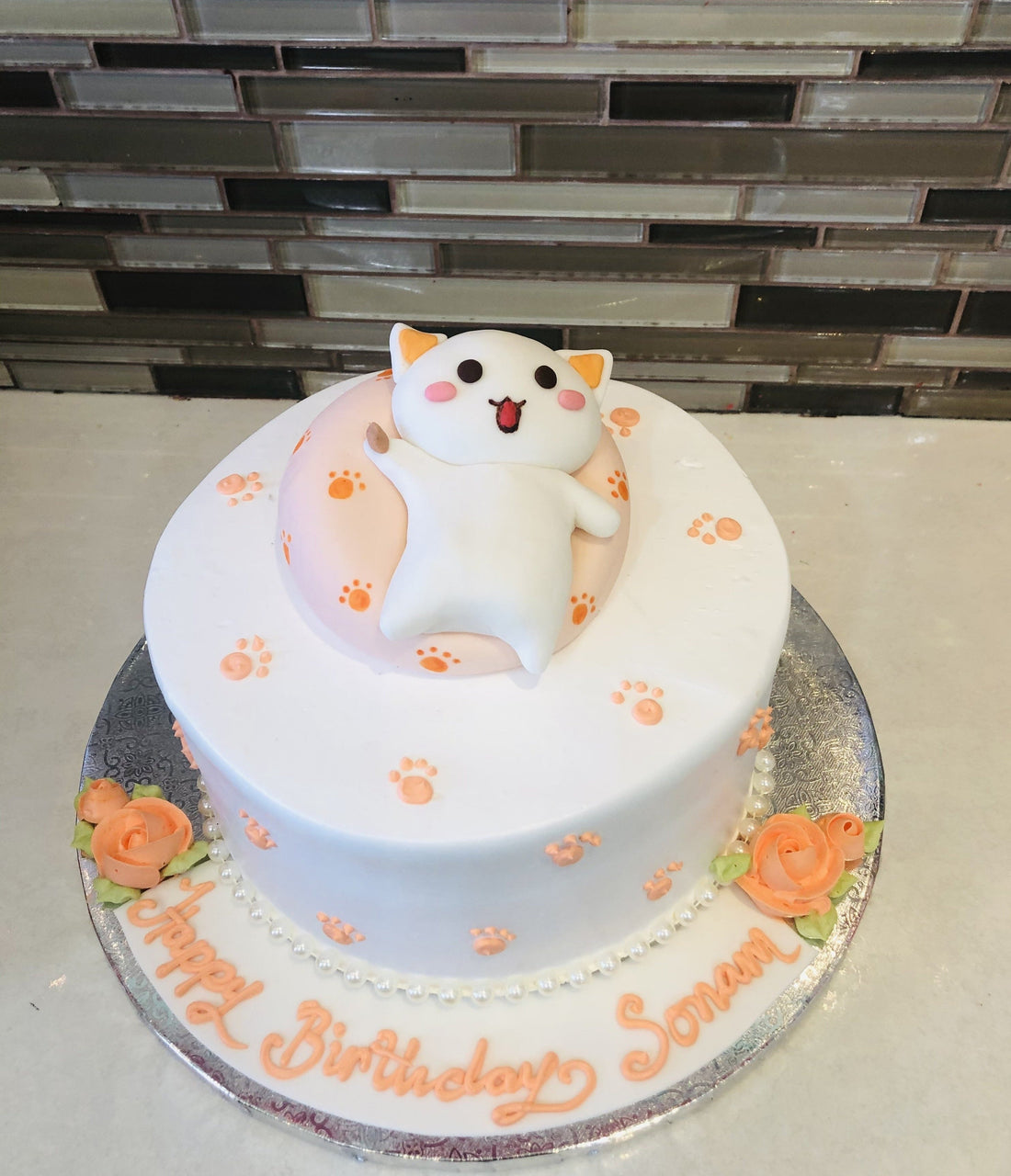 KITTY FONDANT BIRTHDAY CAKE