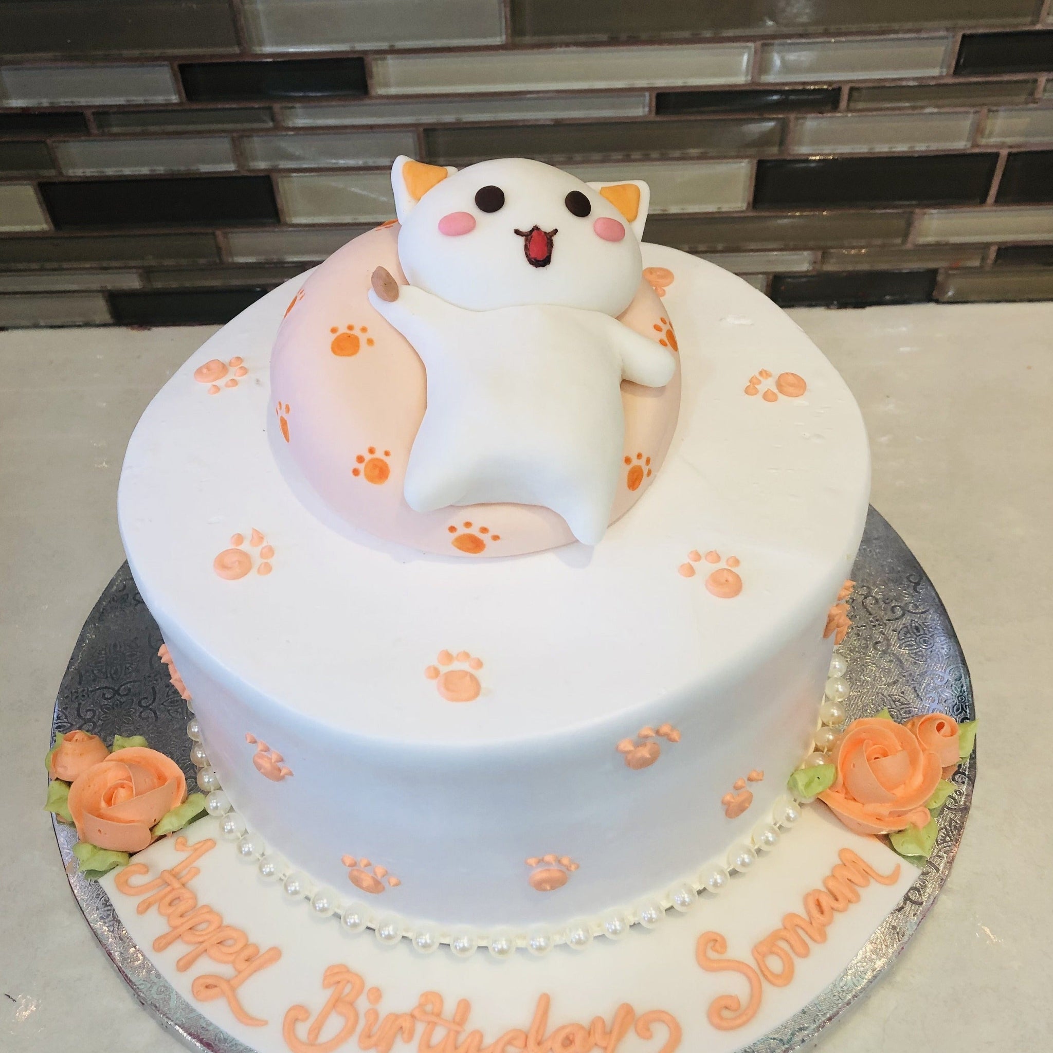 KITTY FONDANT BIRTHDAY CAKE