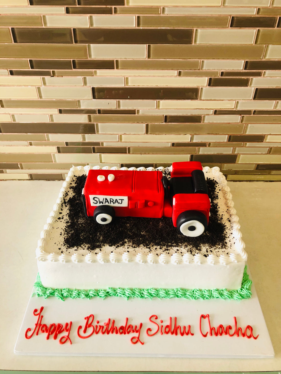 TRACTOR BIRTHDAY CAKE