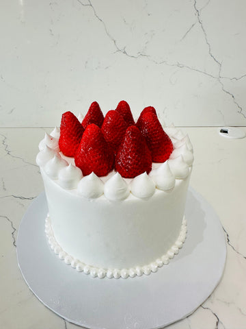 MANYA STRAWBERRY CAKE