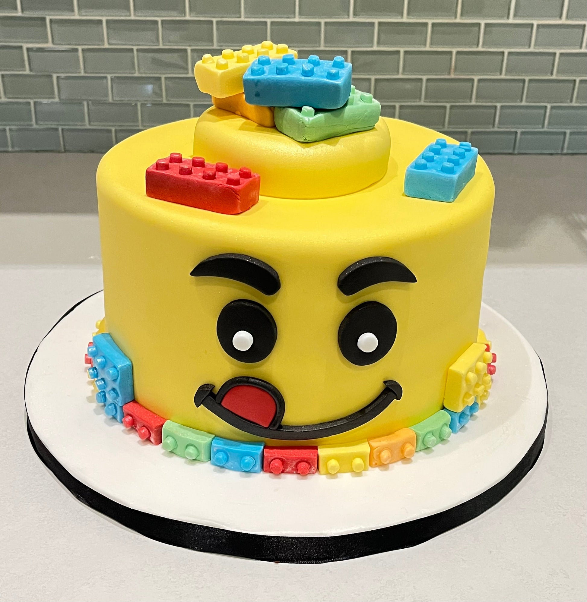 LEGO MOLDED FONDANT CAKE - Main Image