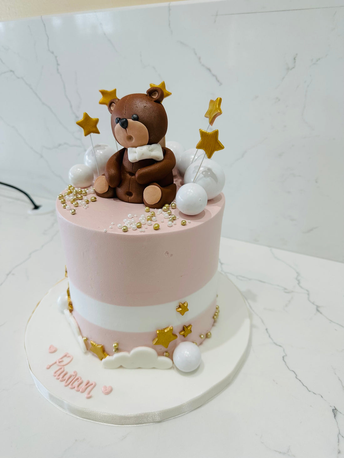 PAWAN TEDDY CREAM CAKE