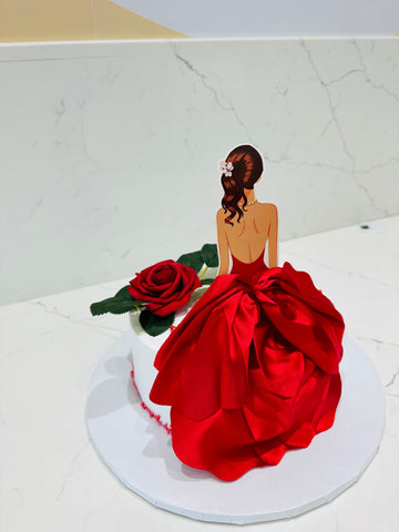 RED QUEEN BIRTHDAY CAKE