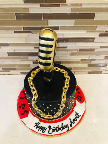 MIC MUSICAL FONDANT CAKE