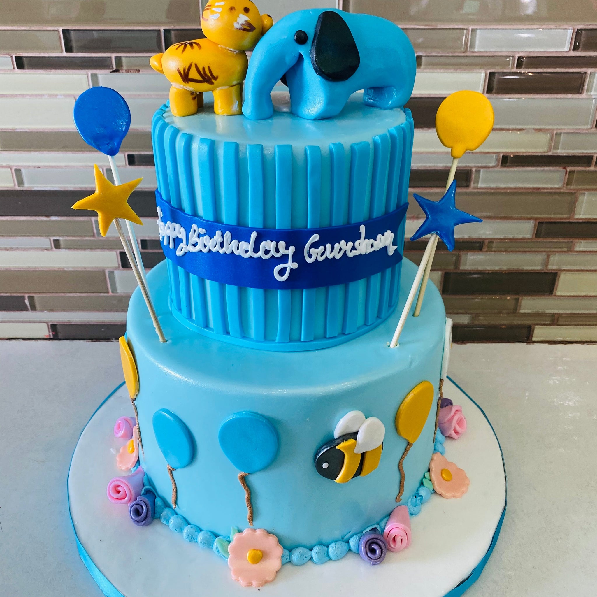 BABY ANIMAL TIRED FONDANT CAKE