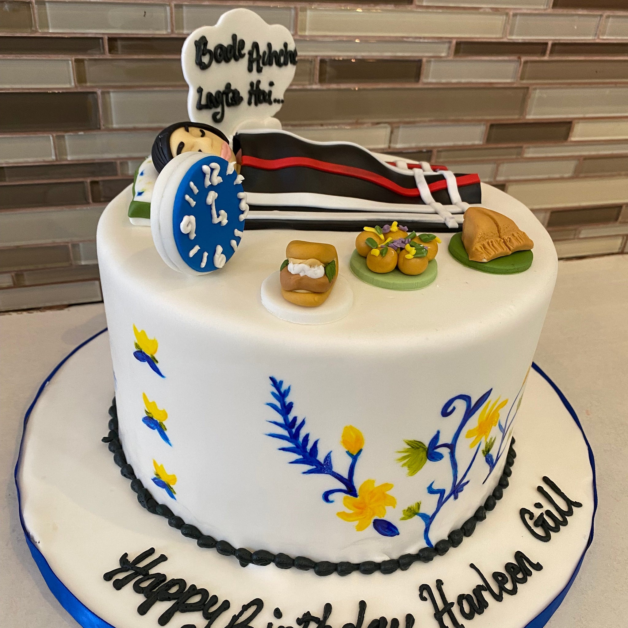 BED #SNACK FONDANT BIRTHDAY CAKE
