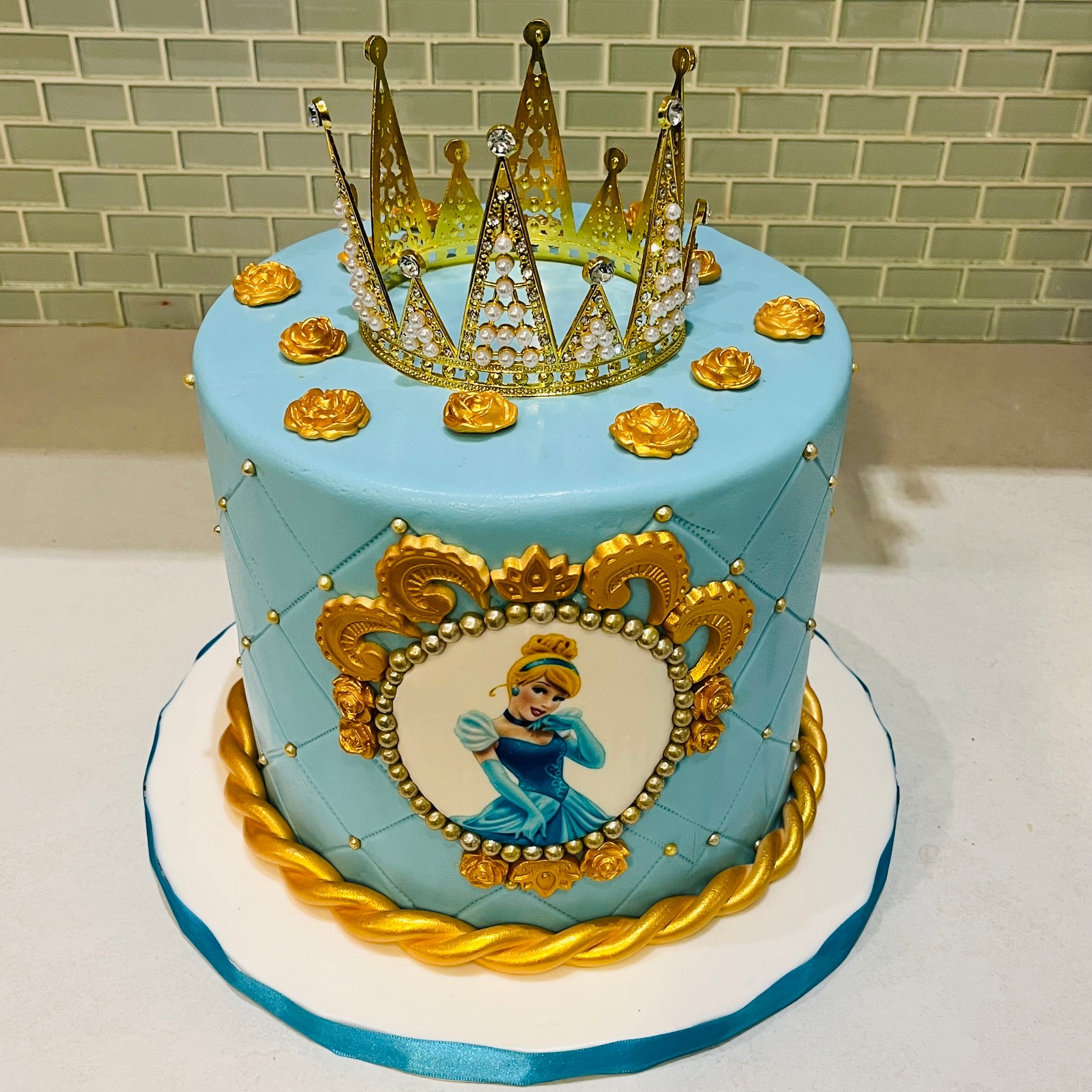 CINDERALLA FONDANT CAKE