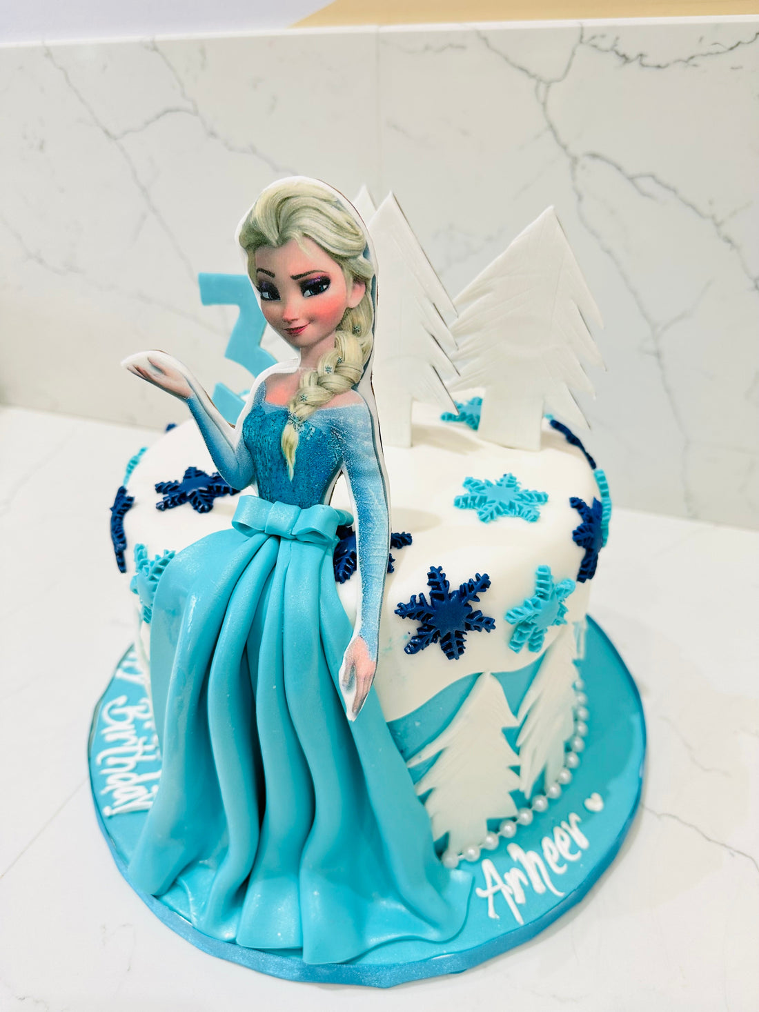 ZUNEIRA FROZEN CAKE