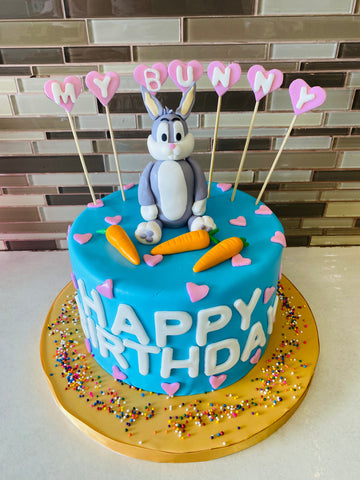 MY BUNNY FONDANT CAKE