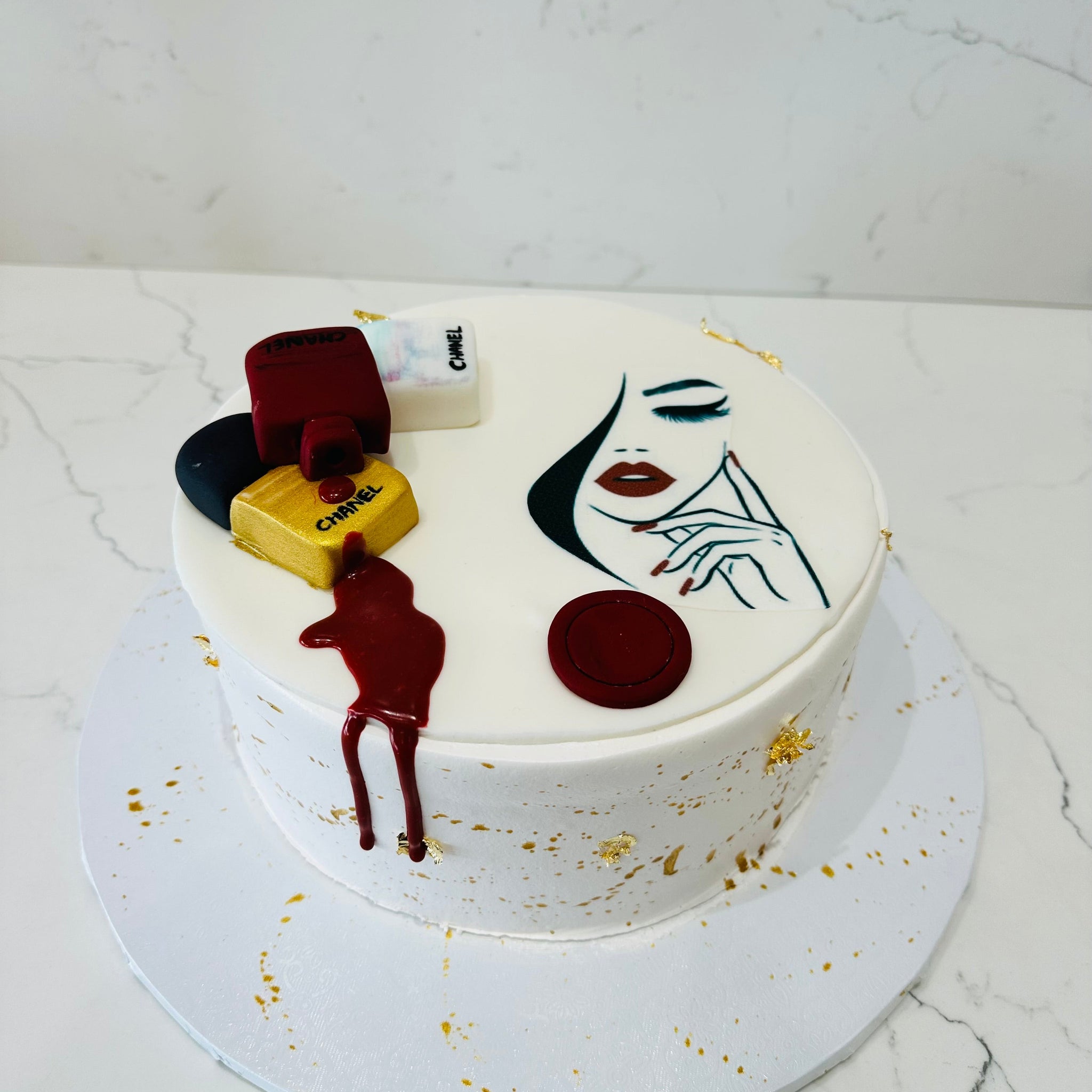 MAKEUP LADY FACE CREAM CAKE