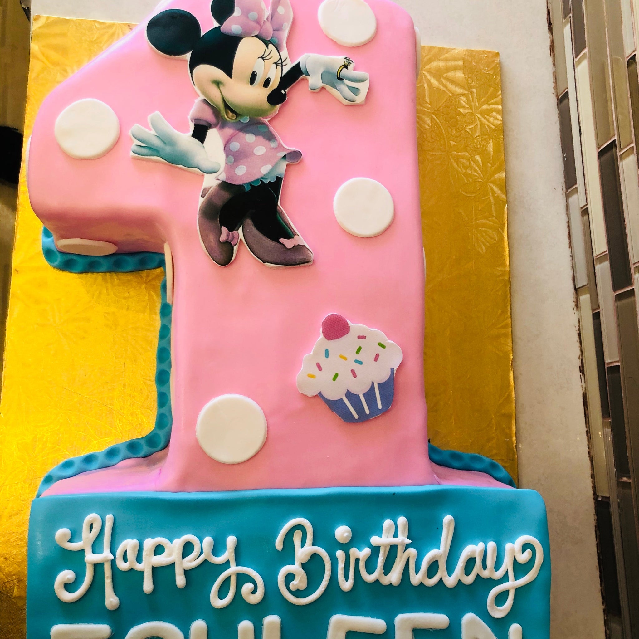 Minnie Mouse Number 1 fondant Cake