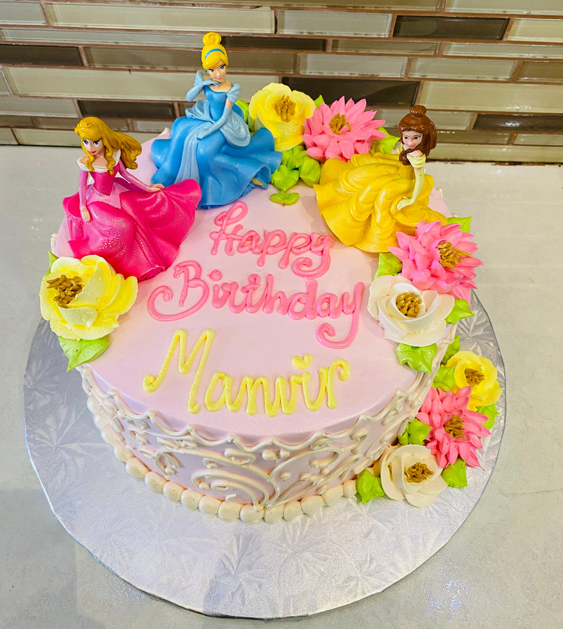 DISNEY PRINCESS CREAM CAKE